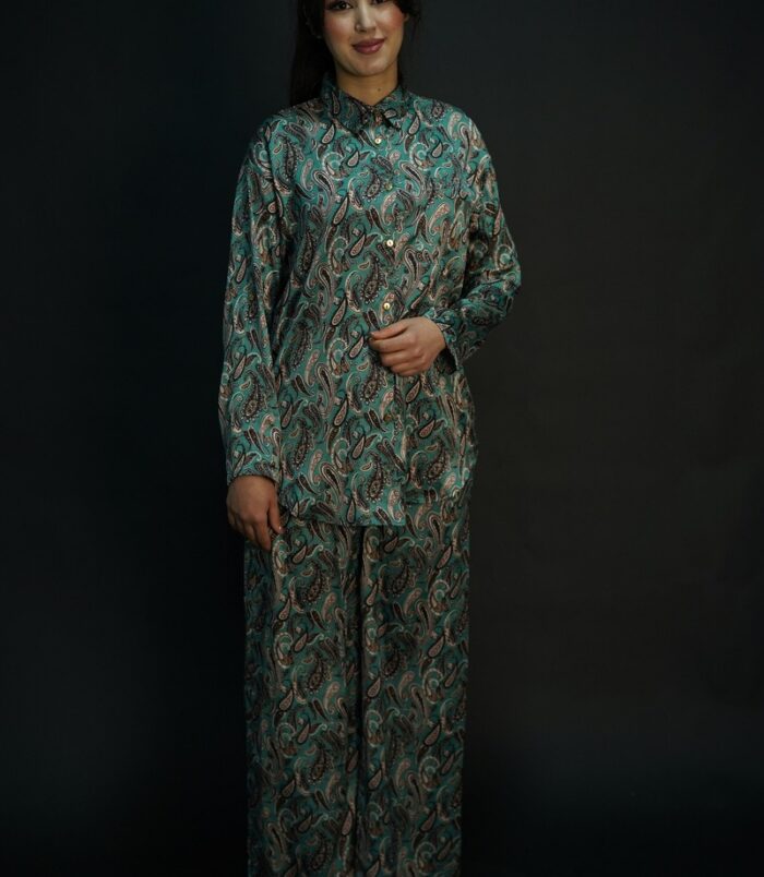 ENS-CP-002_ensemble-chemise-pantalon-satin-mat-imprime.jpg ENS-CP-002_ensemble-chemise-pantalon-satin-mat-imprime.jpg