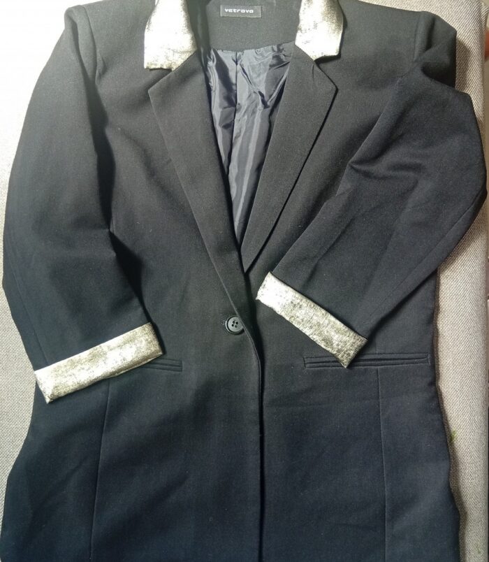 VEST-COS-001_veste-costume-uni-noir-or.jpg VEST-COS-001_veste-costume-uni-noir-or.jpg
